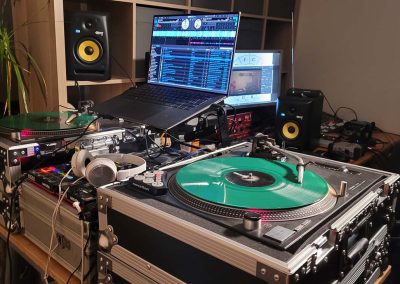 Pro-Event-Wedding-DJ-Brighton-Decks